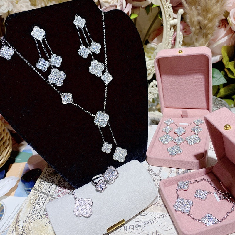 Cosmo Clover Collection