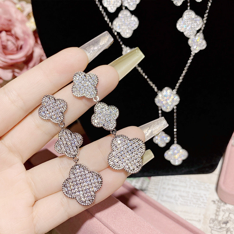 Cosmo Clover Collection