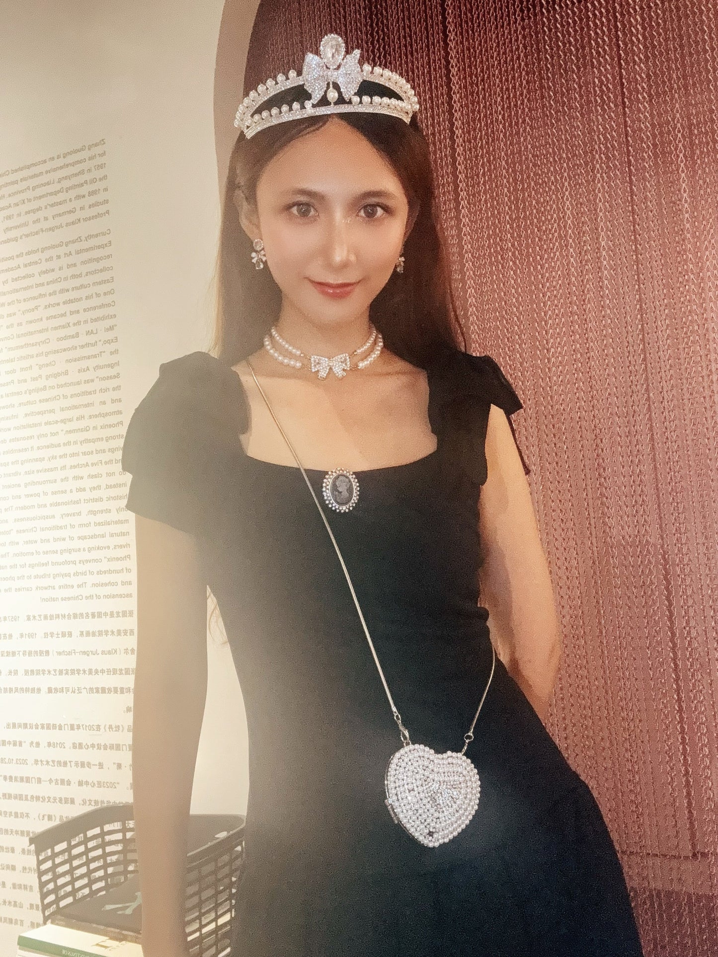 Imperial Luxe Bow & Pearl Crown