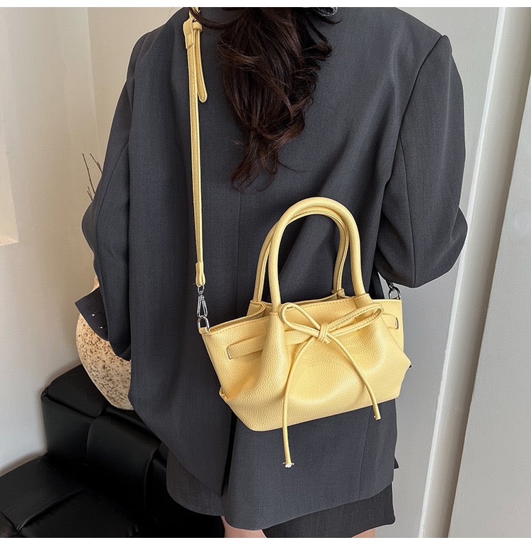 Château Ribbon Basket Tote