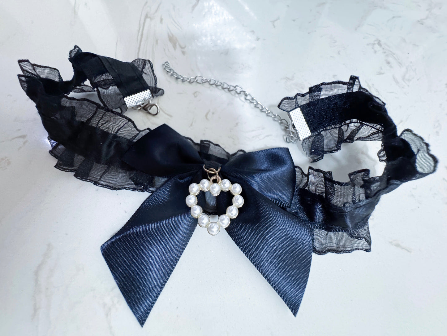 Nocturne Pearl Heart Choker