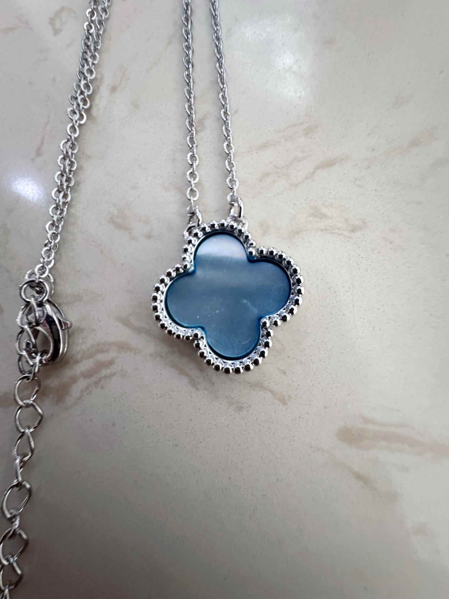 Paris Clover Pendant Necklace - Moon White