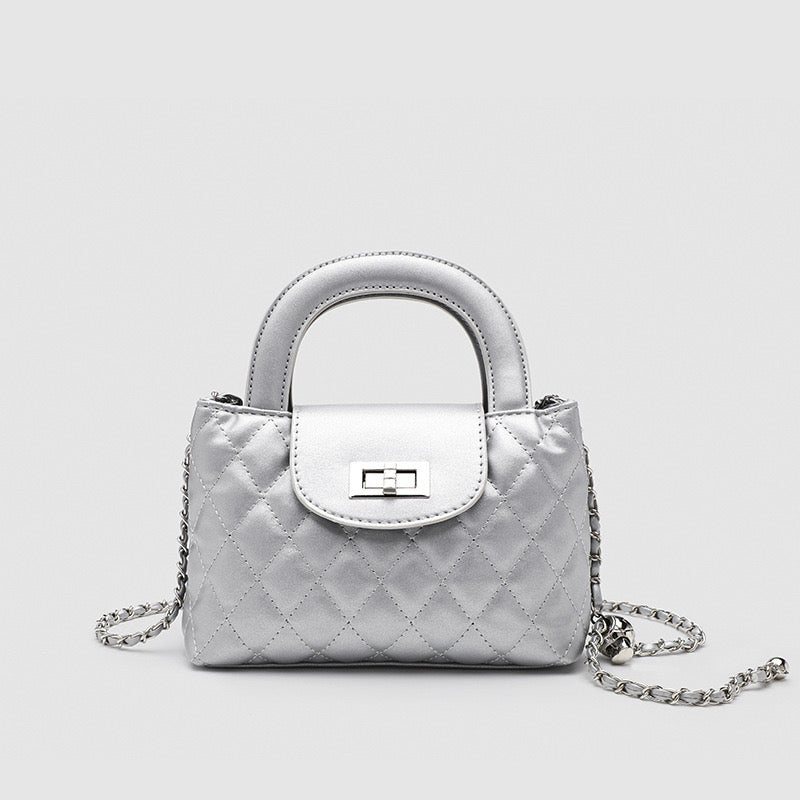 Parisian Chic Shopping Bag