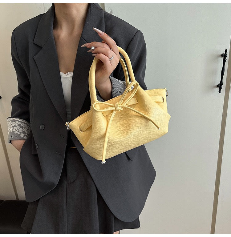 Château Ribbon Basket Tote