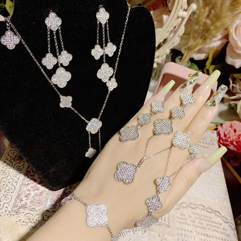 Cosmo Clover Collection