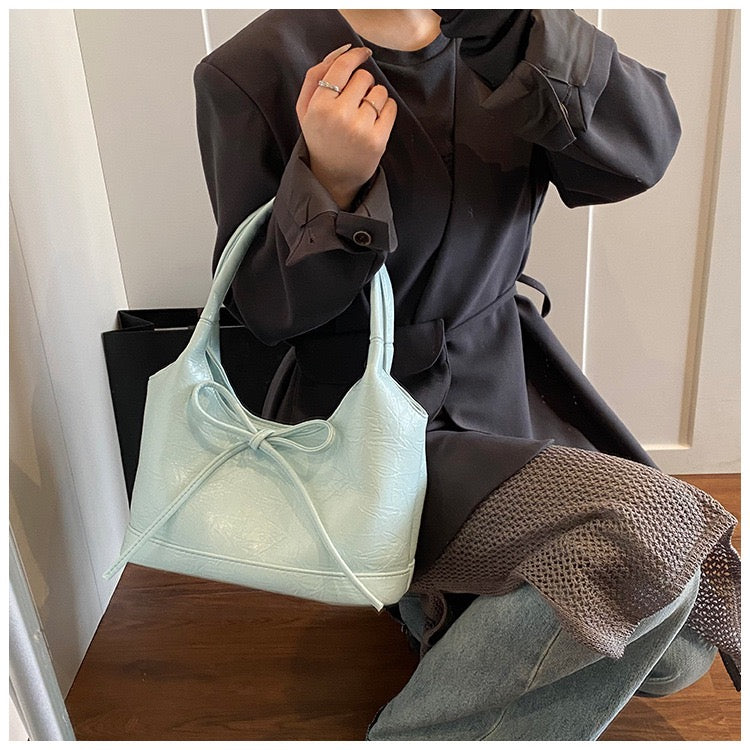 Ive Ribbon Shoulder Tote