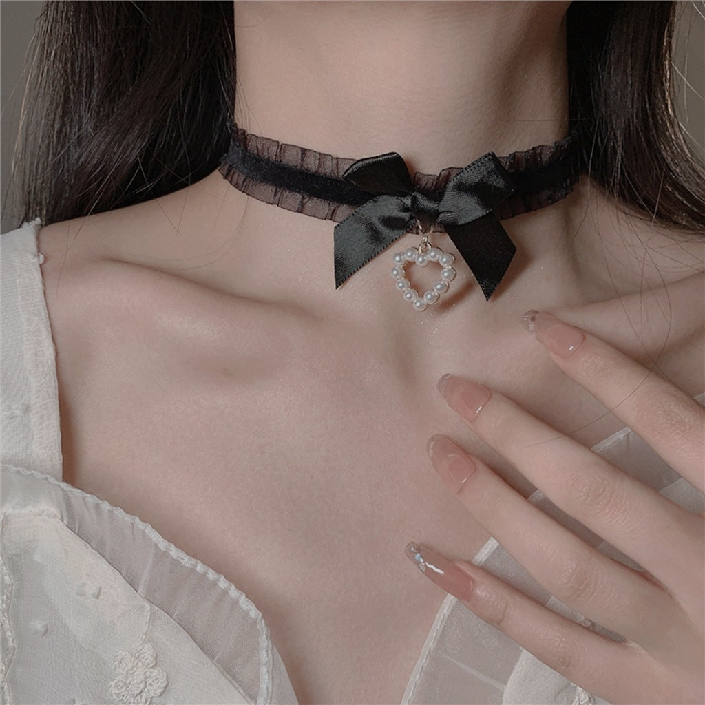 Nocturne Pearl Heart Choker