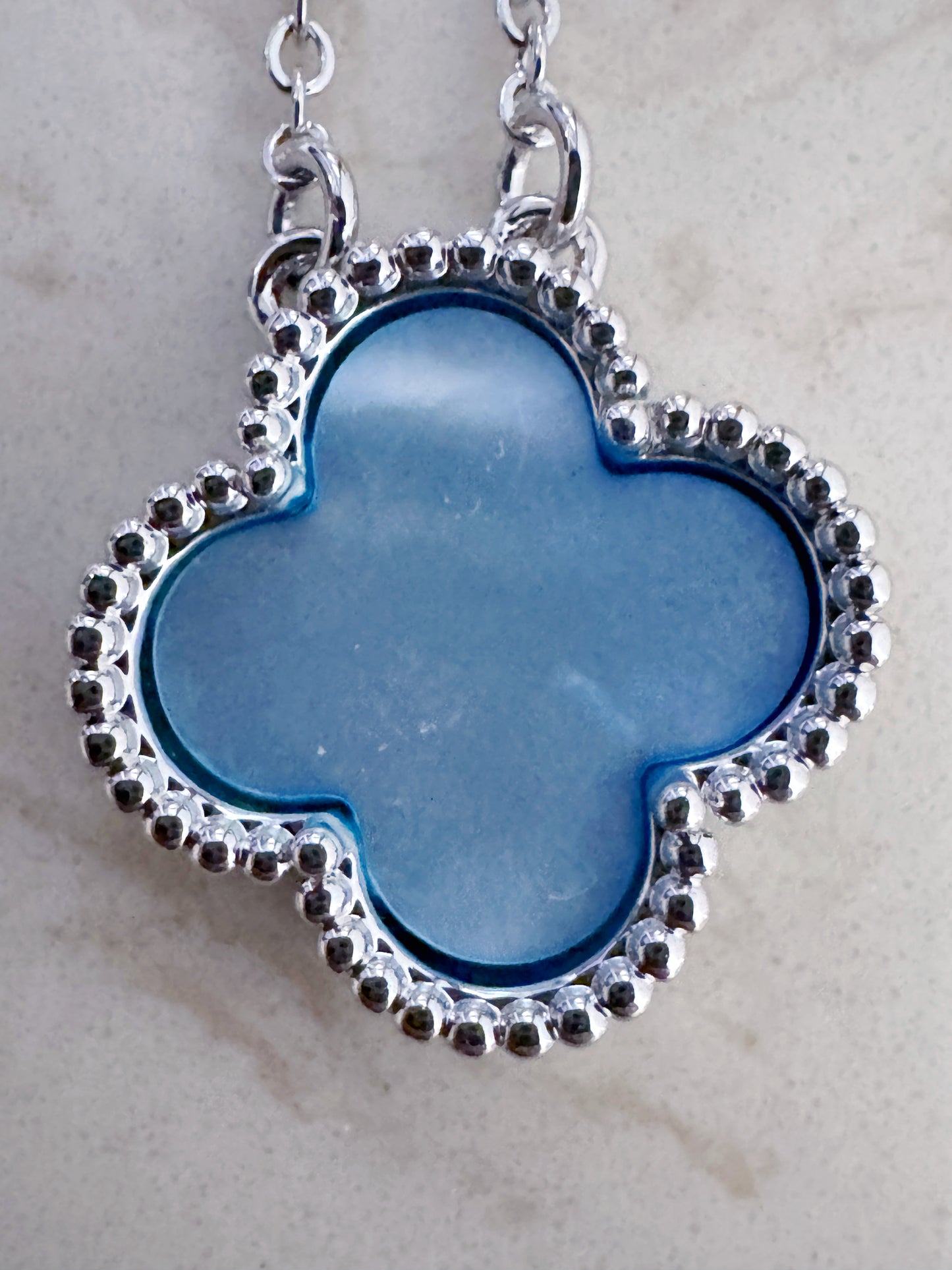 Paris Clover Pendant Necklace - Moon White