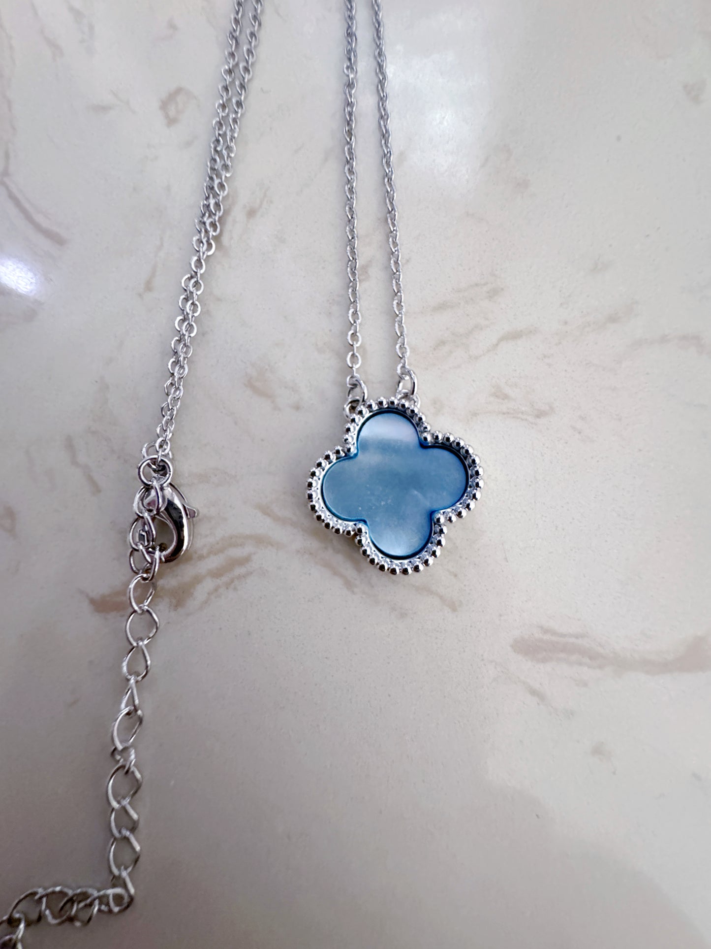 Paris Clover Pendant Necklace - Moon White