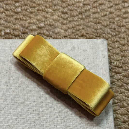 Velvet Belle Spring Clip - Butter Yellow