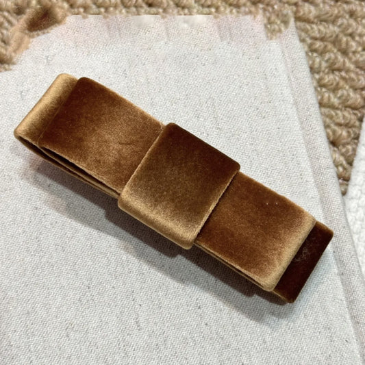 Velvet Belle Spring Clip - Chestnut Brown
