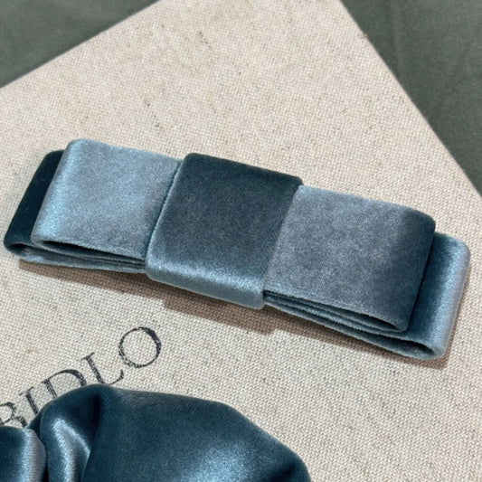 Velvet Belle Spring Clip - Dawn Blue
